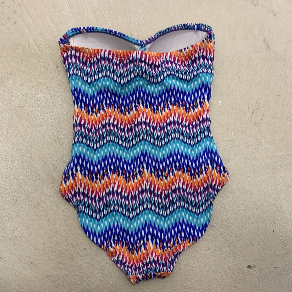 La Blanca One-piece Swim - Picture 3 of 4